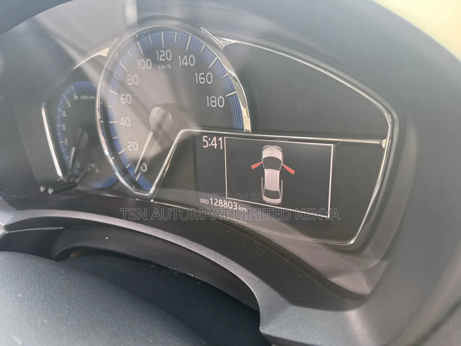 Toyota Axio 1.5 Hybrid 2WD 2017 Silver