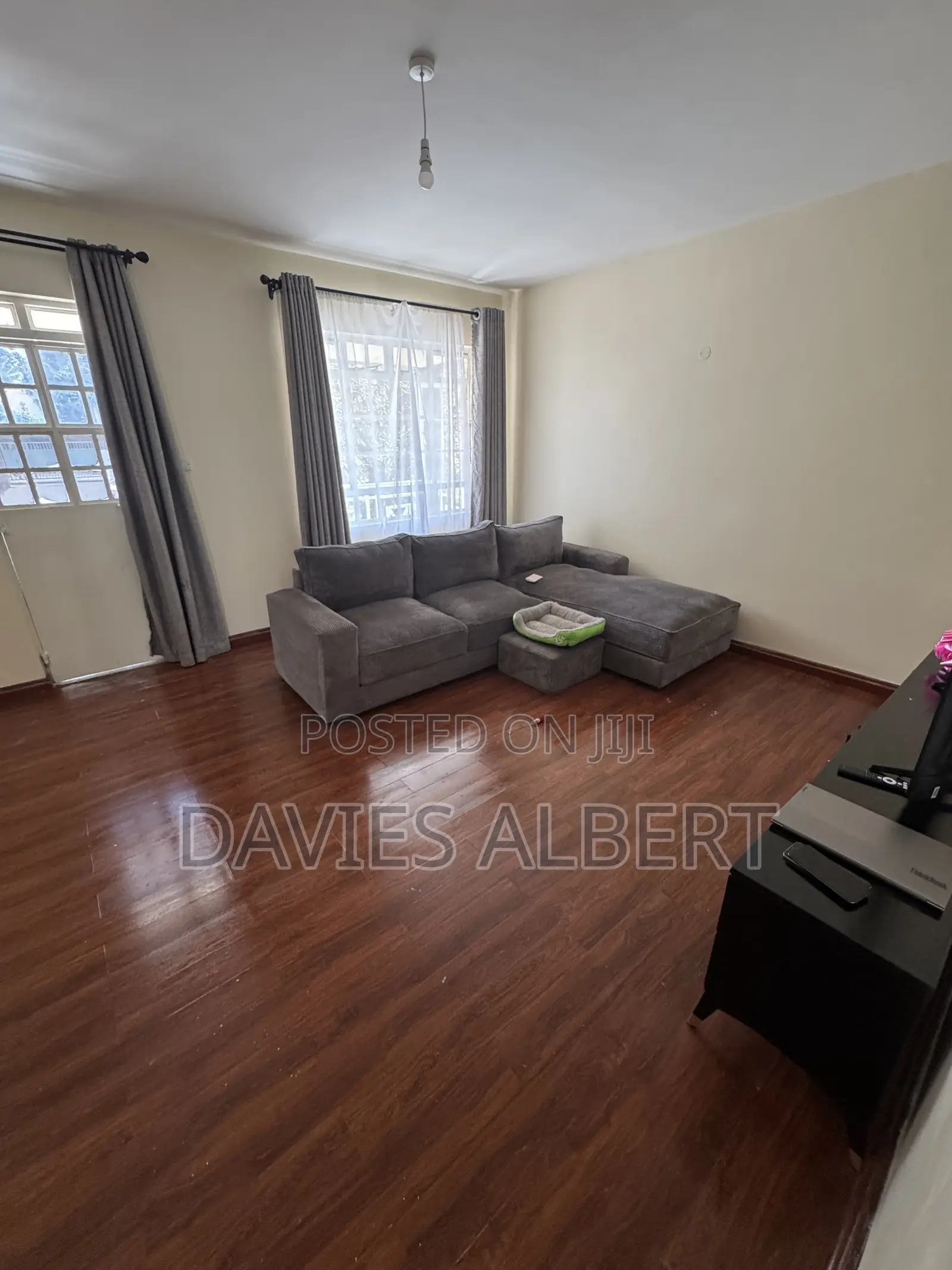 7 Seater L- Shaped Couch