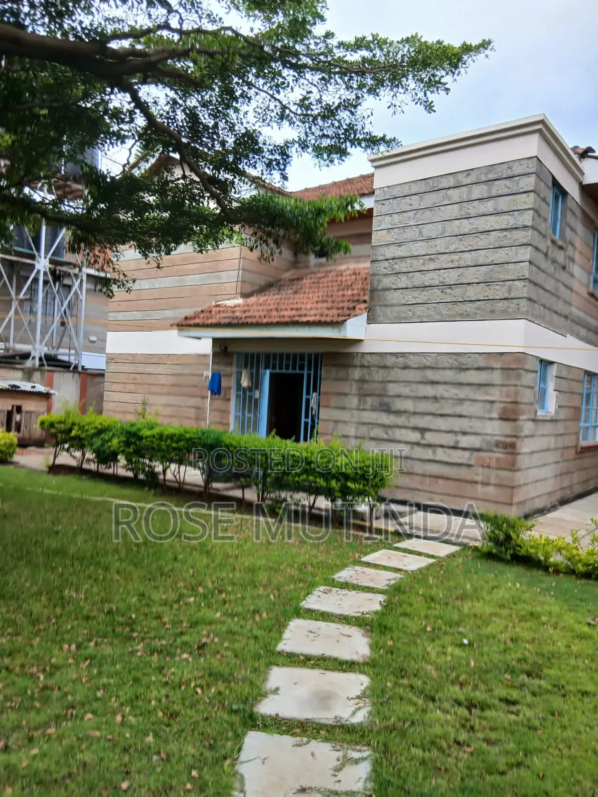 Furnished 8bdrm Maisonette in Katani for sale