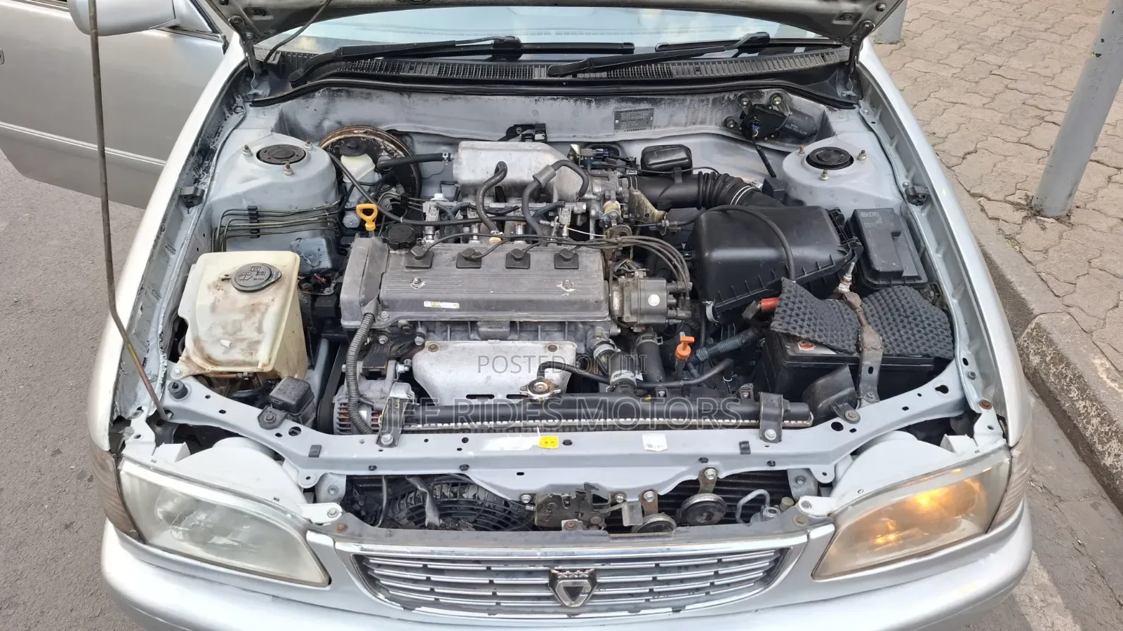 Toyota Corolla 2000 Silver
