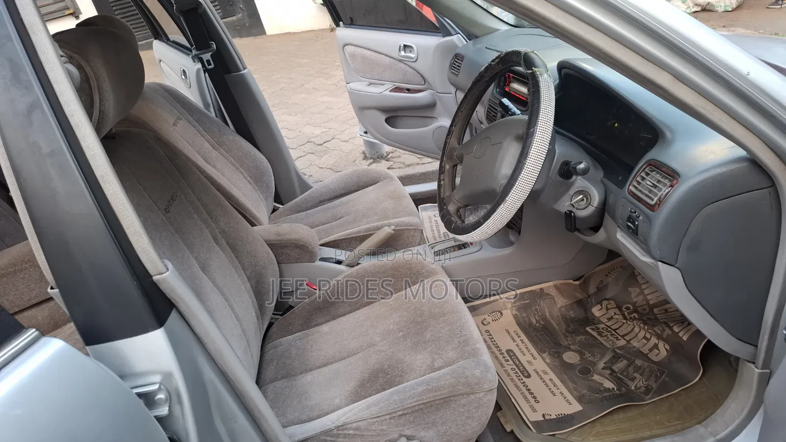 Toyota Corolla 2000 Silver