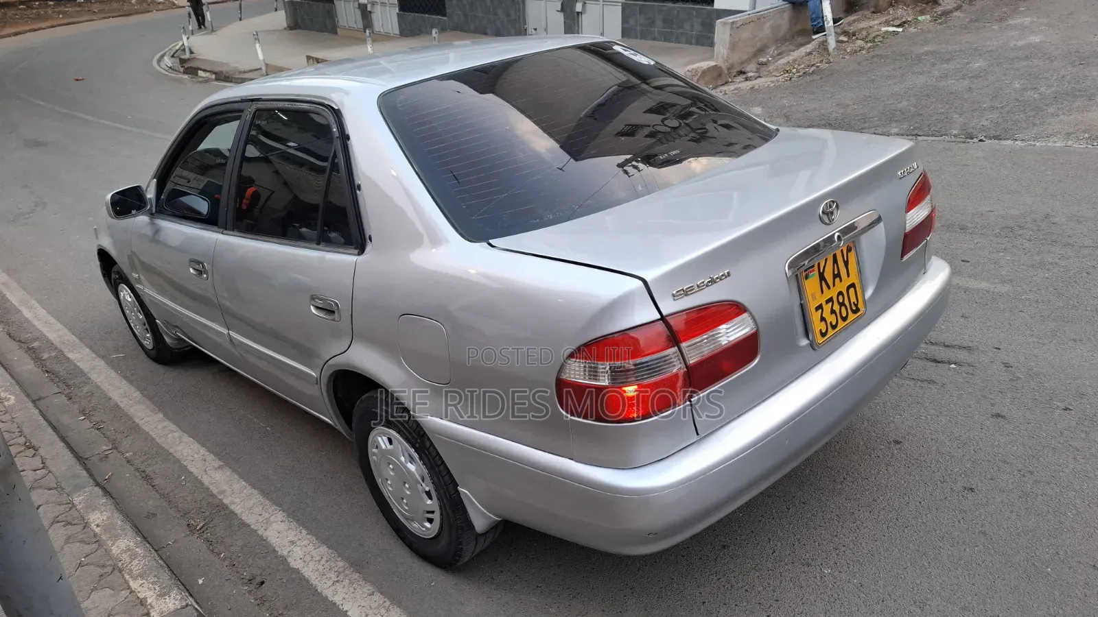 Toyota Corolla 2000 Silver