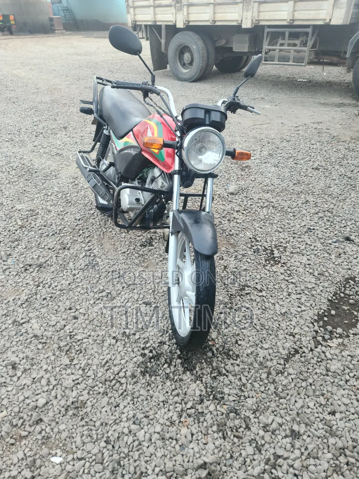 Honda CB 2025 Red