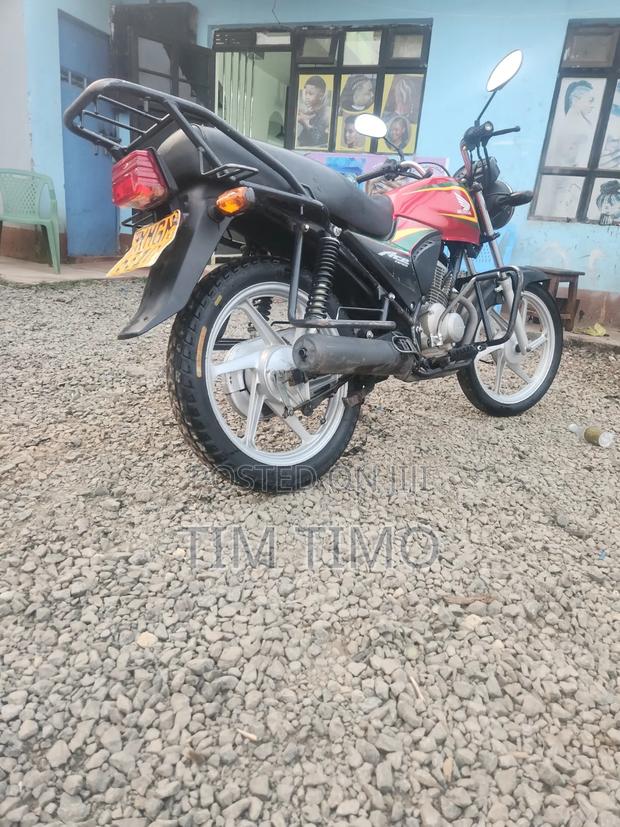 Honda CB 2025 Red - thumbnail 4