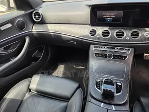 Mercedes-Benz E220 2019 White
