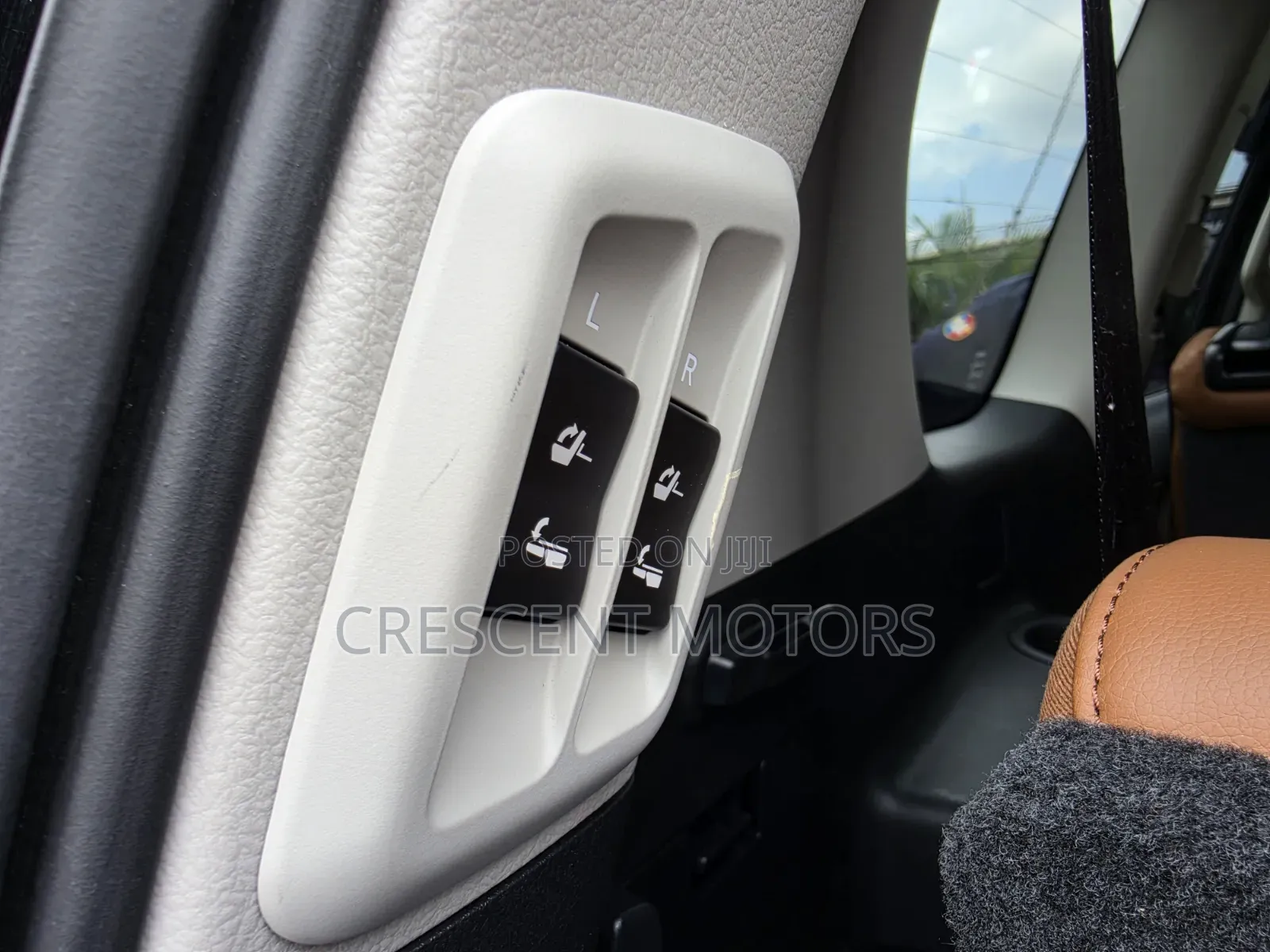 Mercedes-Benz E220 2019 White