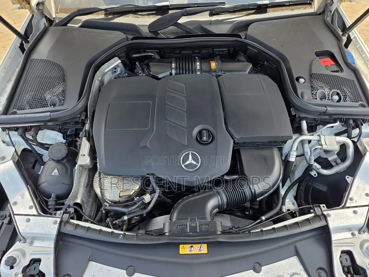 Mercedes-Benz E220 2019 White