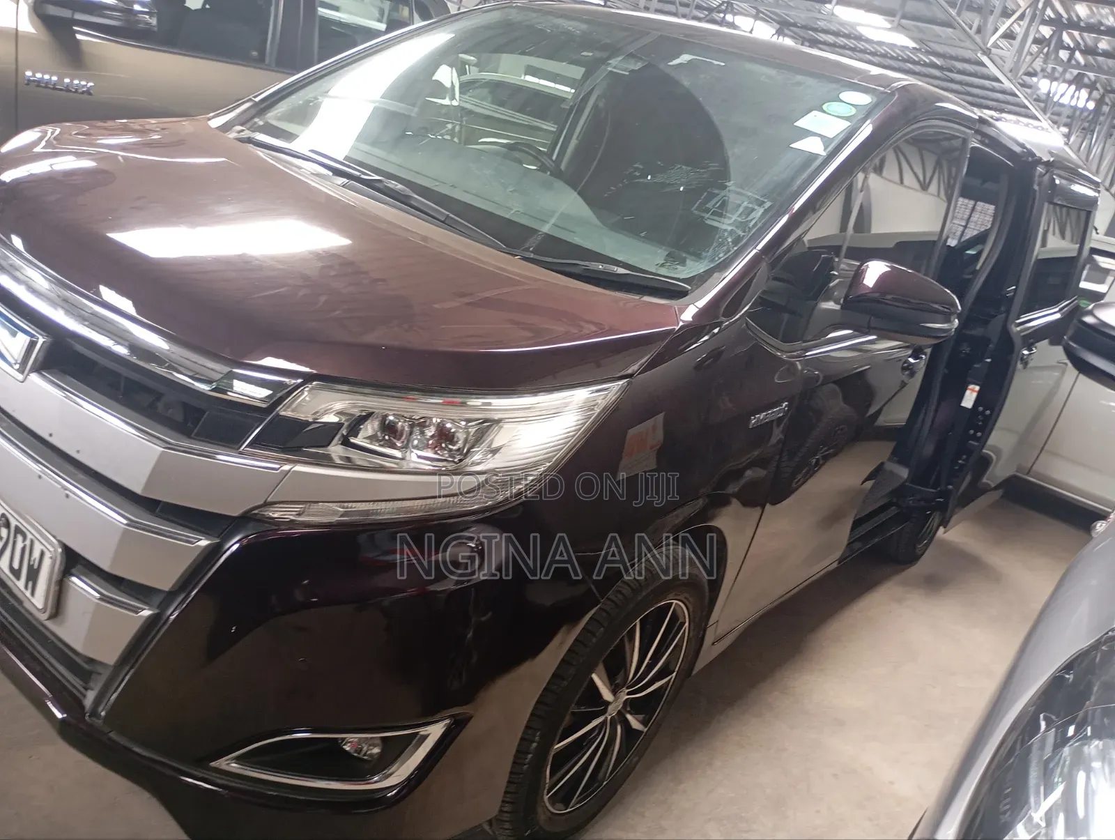 Toyota Noah 2017 Brown