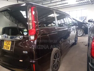 Toyota Noah 2017 Brown
