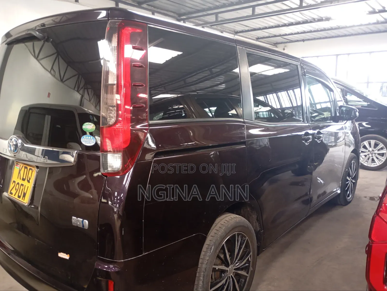 Toyota Noah 2017 Brown