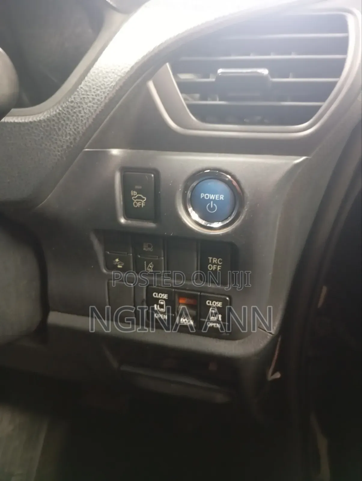 Toyota Noah 2017 Brown