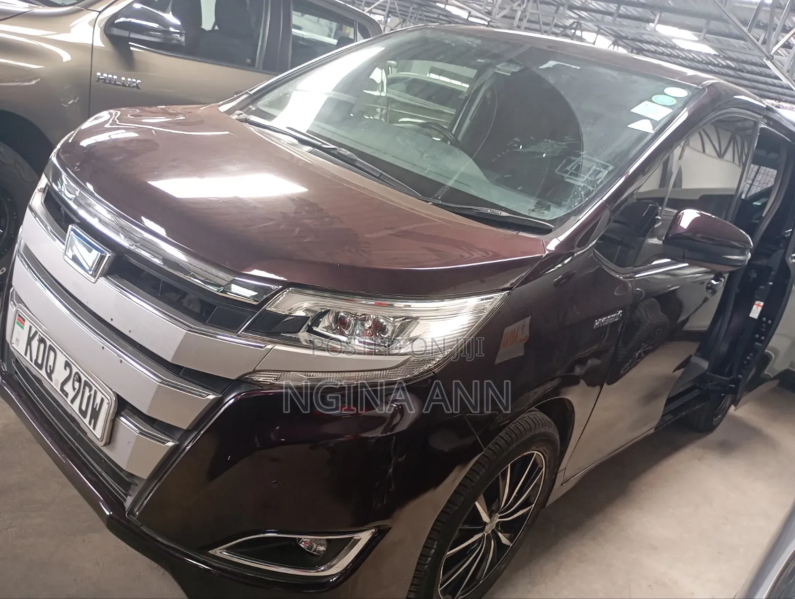 Toyota Noah 2017 Brown