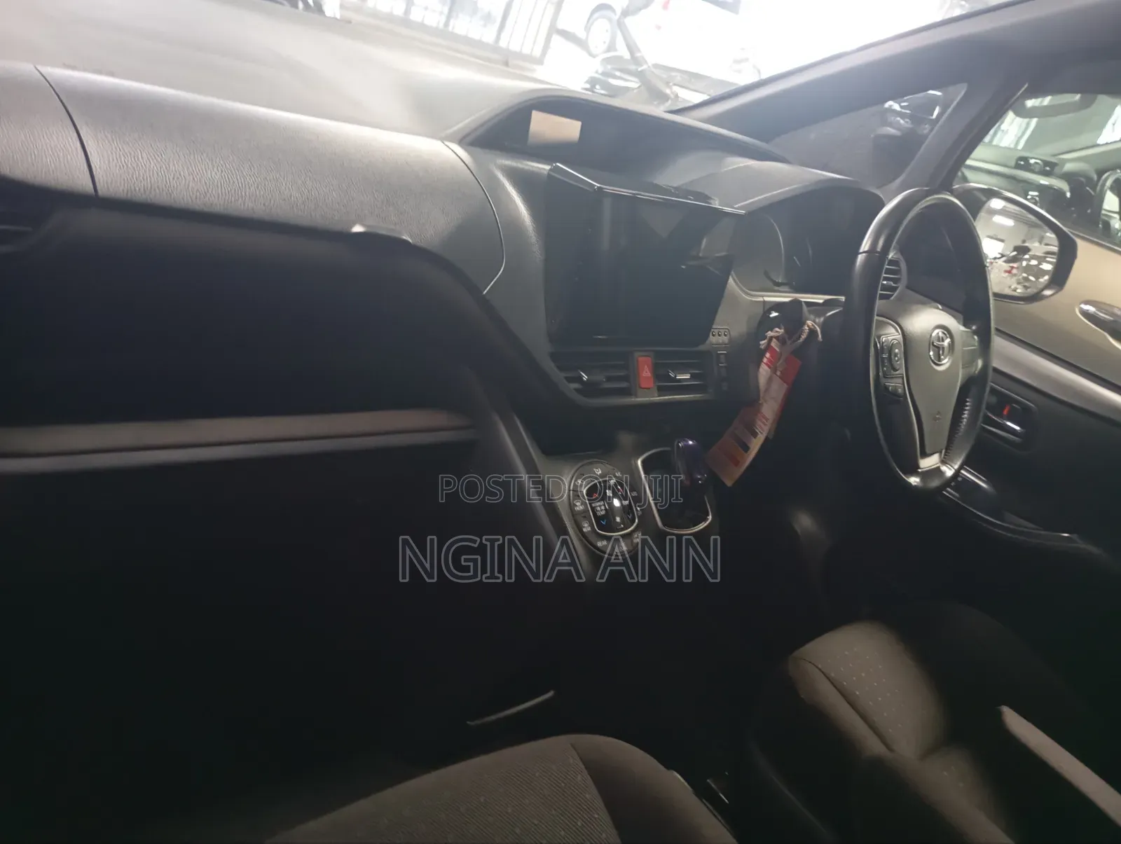 Toyota Noah 2017 Brown