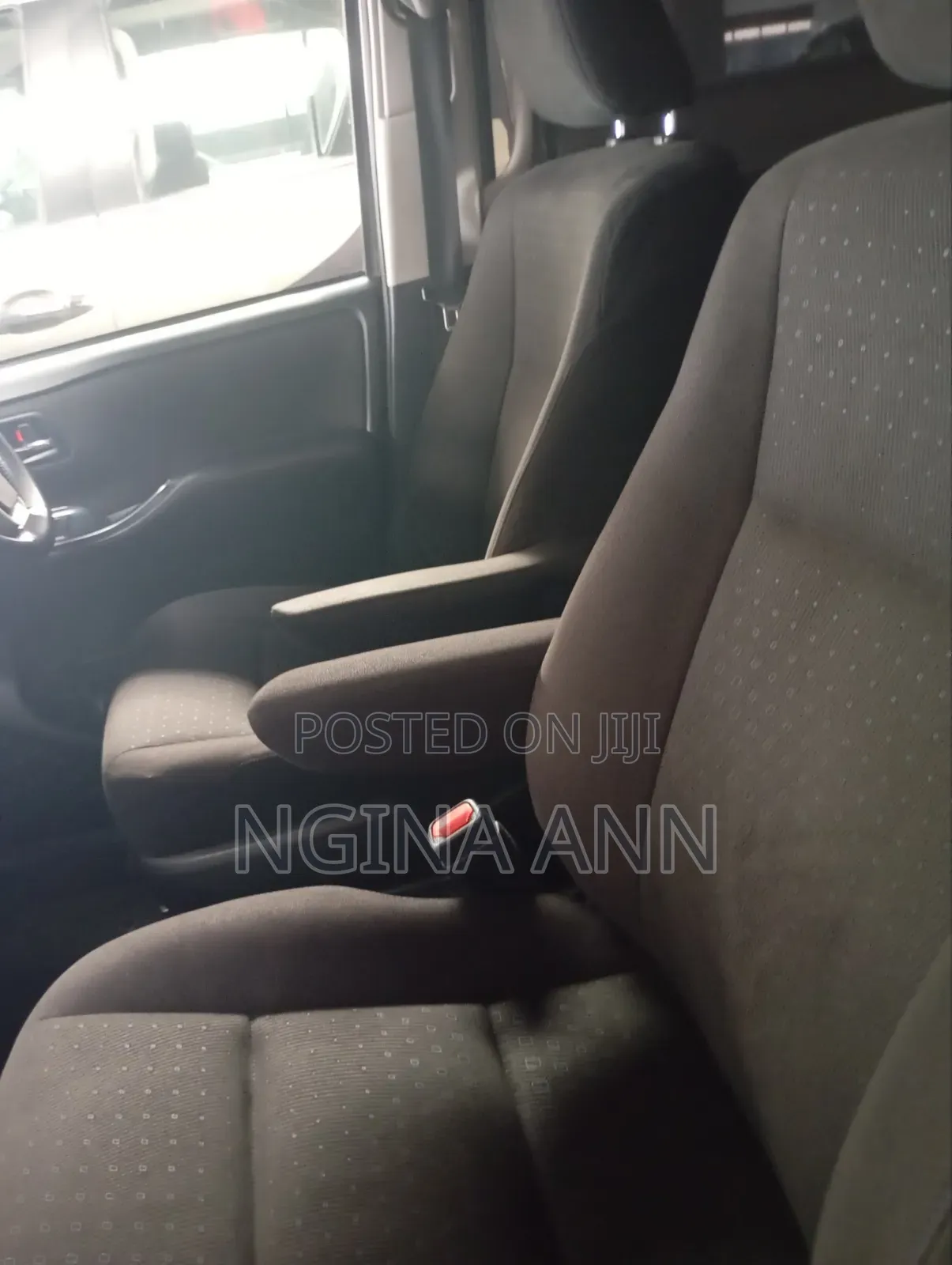 Toyota Noah 2017 Brown
