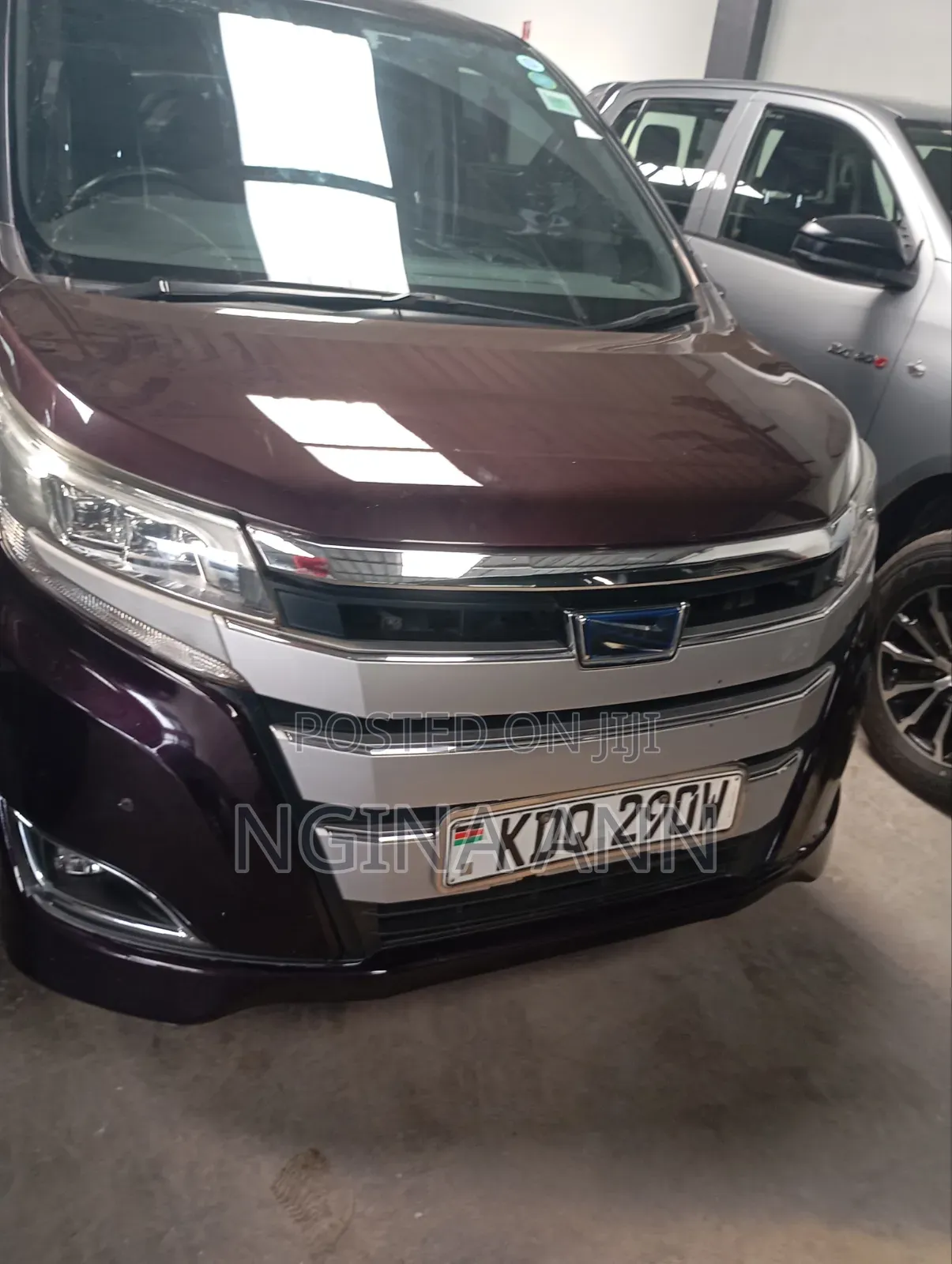 Toyota Noah 2017 Brown