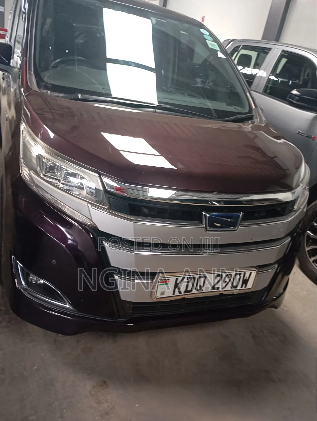 Toyota Noah 2017 Brown