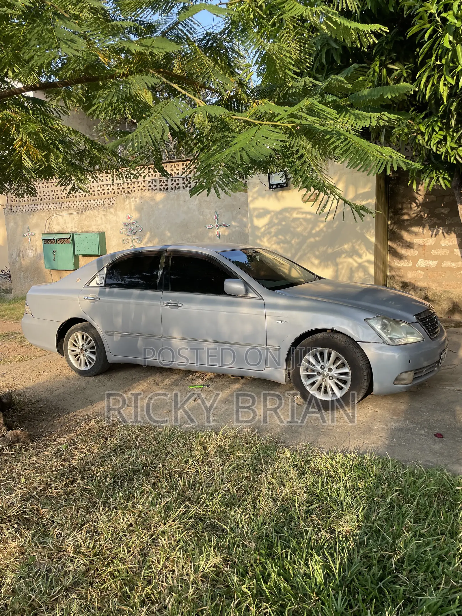 Toyota Crown 2006 Silver