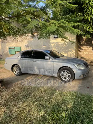 Toyota Crown 2006 Silver