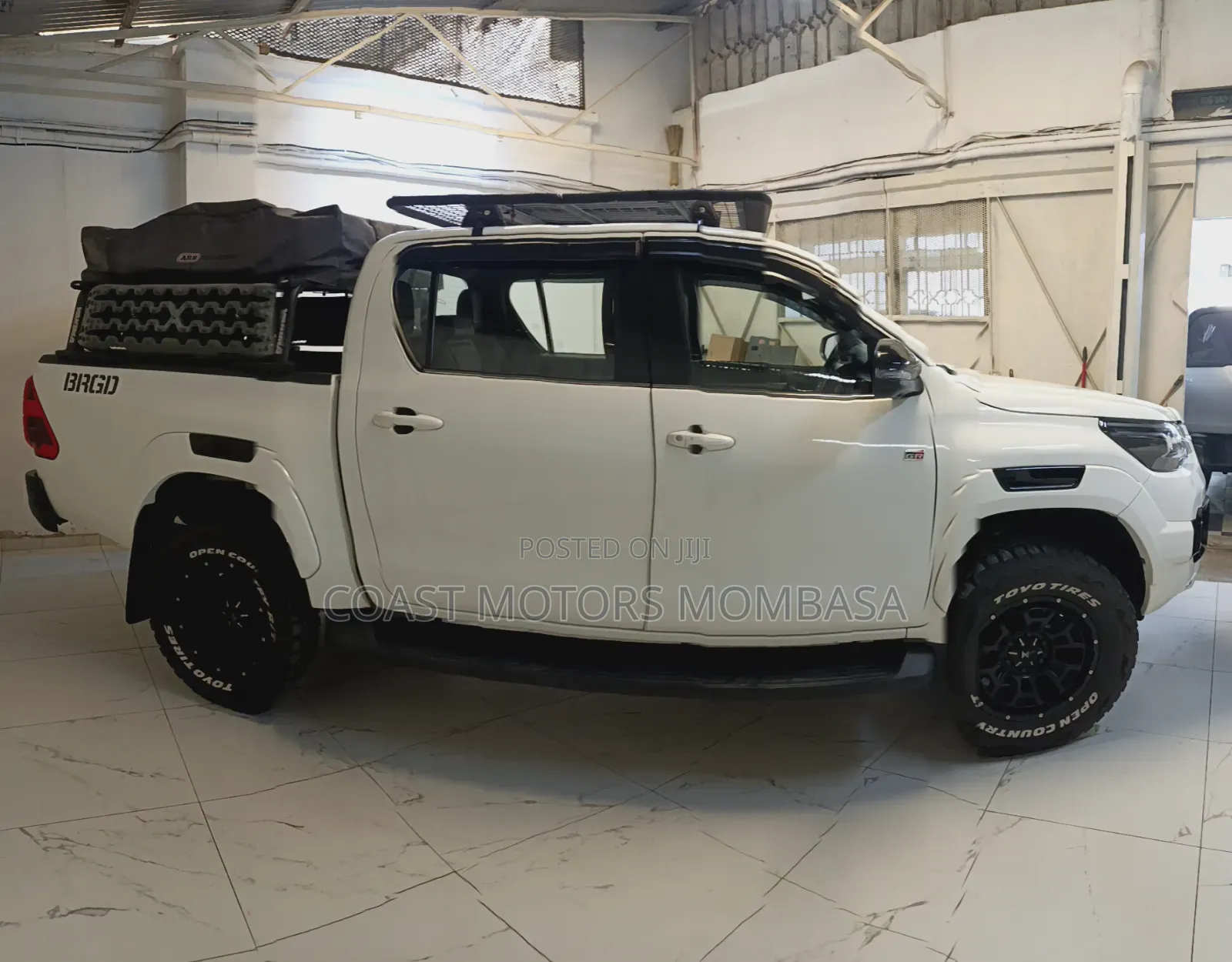 Toyota Hilux 2021 White