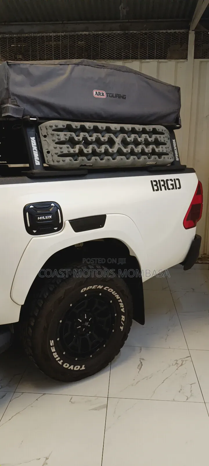 Toyota Hilux 2021 White