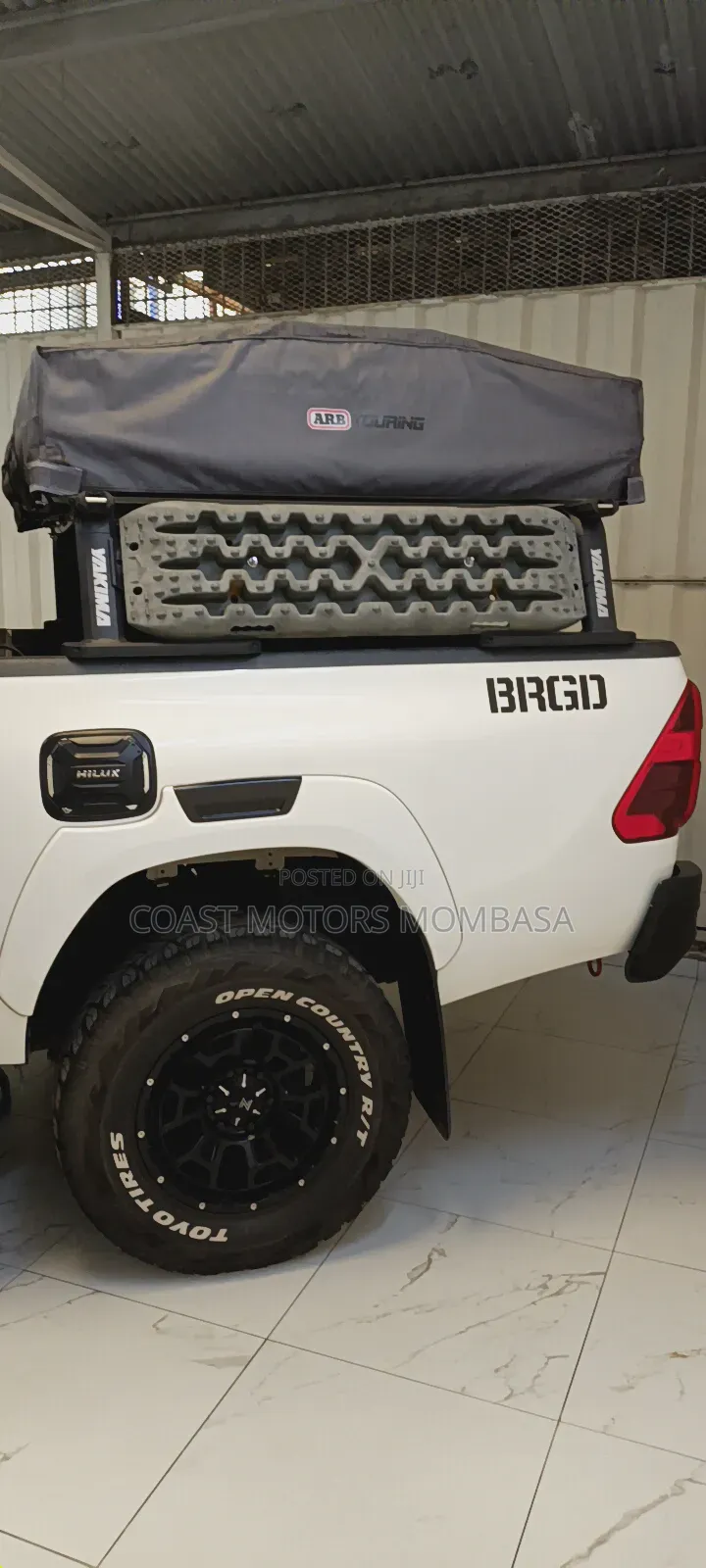 Toyota Hilux 2021 White