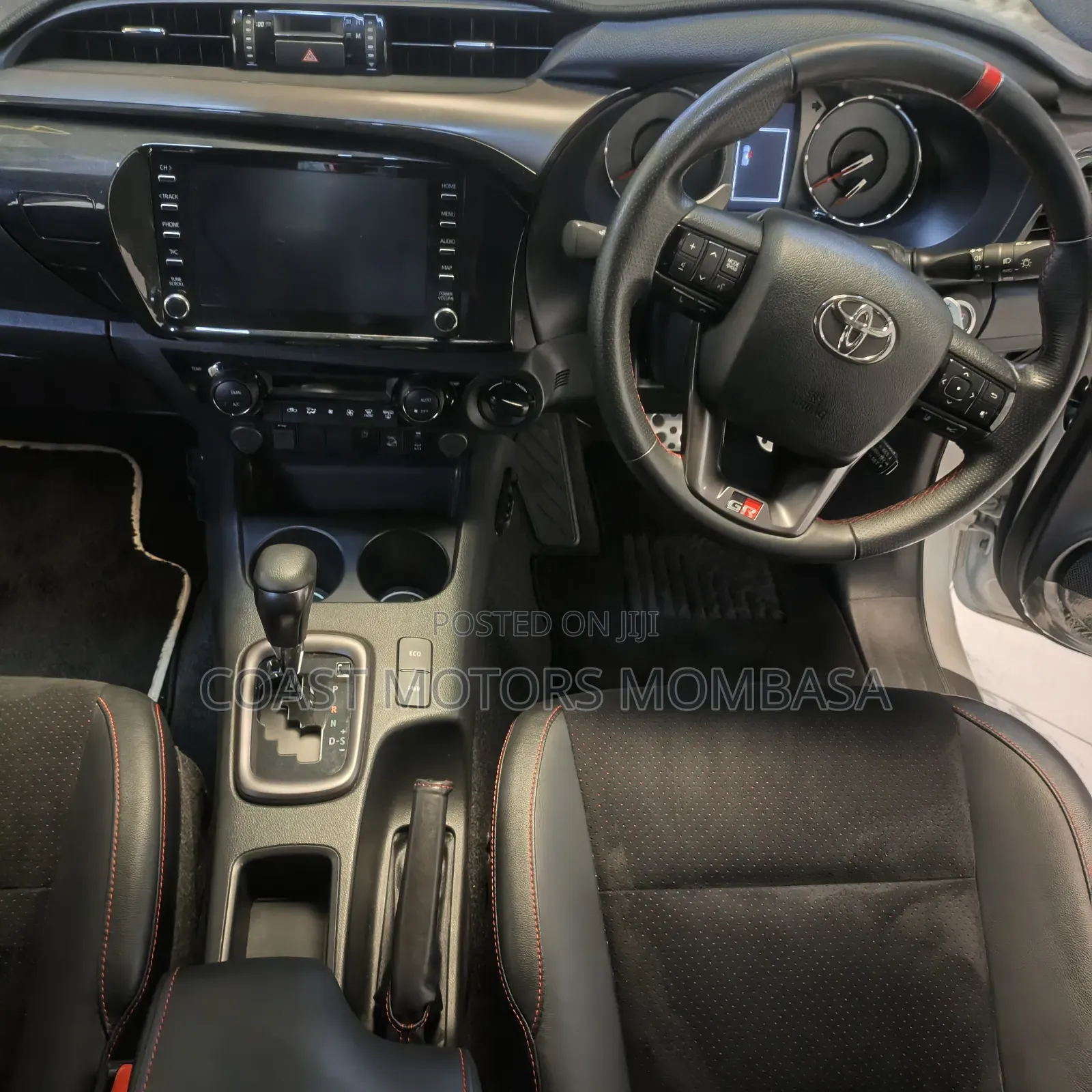 Toyota Hilux 2021 White