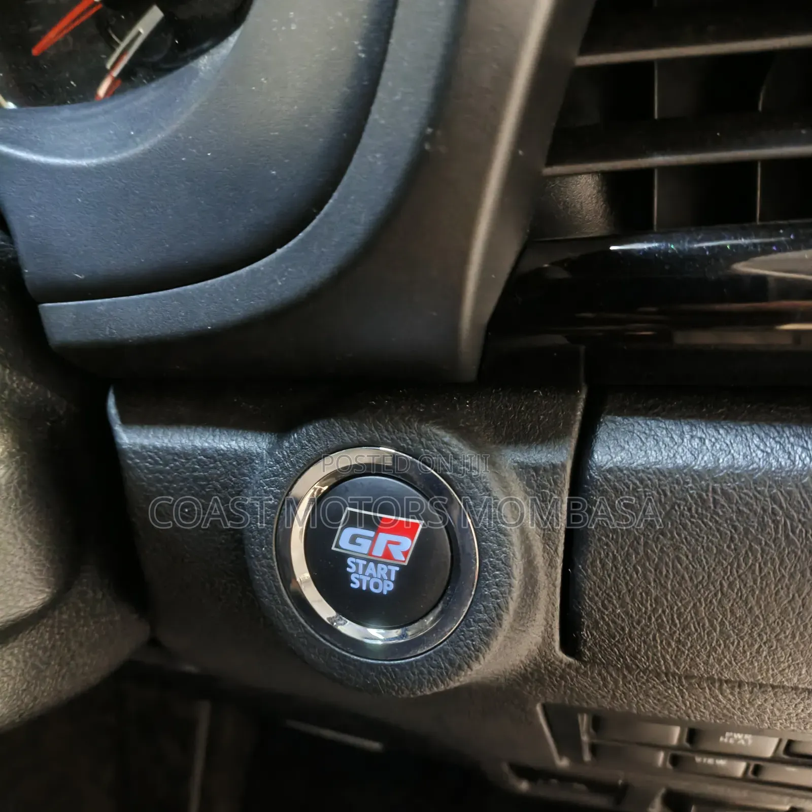 Toyota Hilux 2021 White