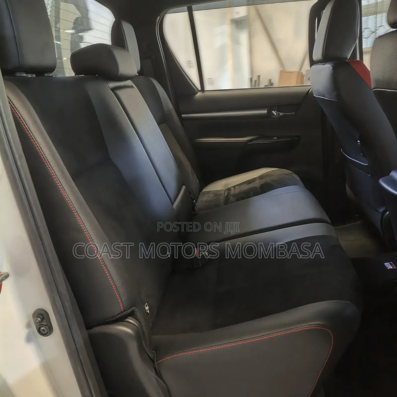 Toyota Hilux 2021 White