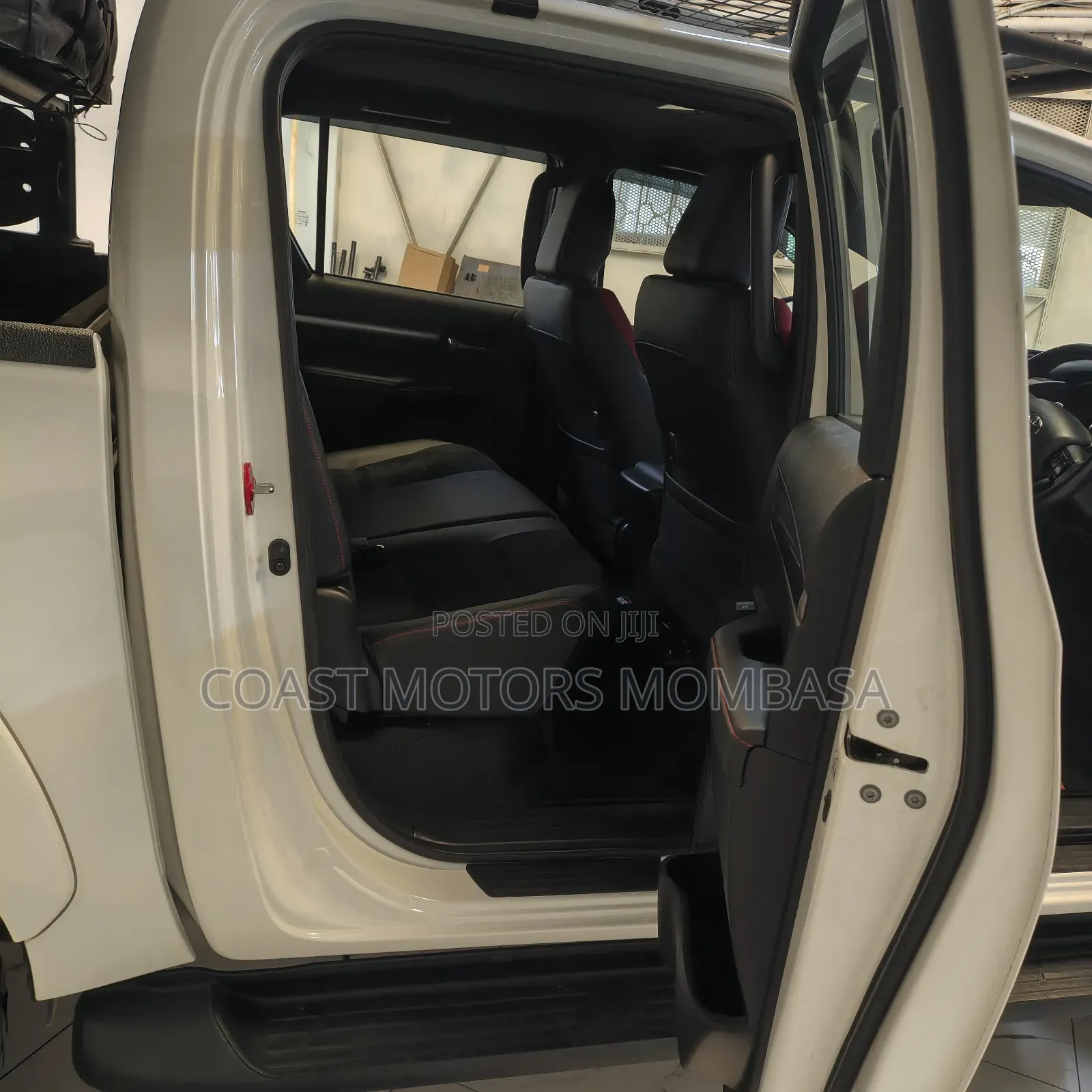 Toyota Hilux 2021 White