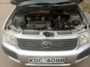 Toyota Succeed SV Premium 2014 Silver