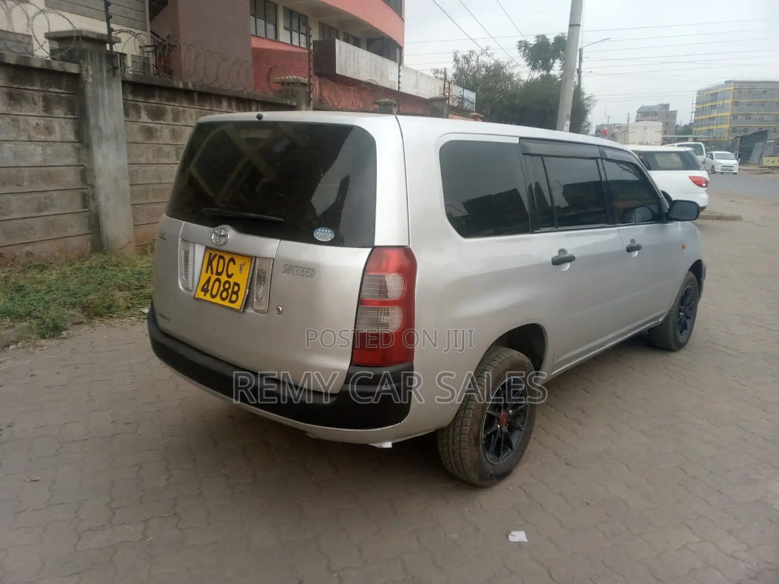 Toyota Succeed SV Premium 2014 Silver