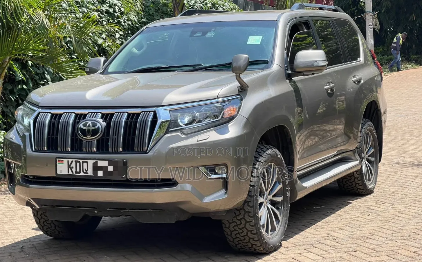 Toyota Land Cruiser Prado 2018 Gold