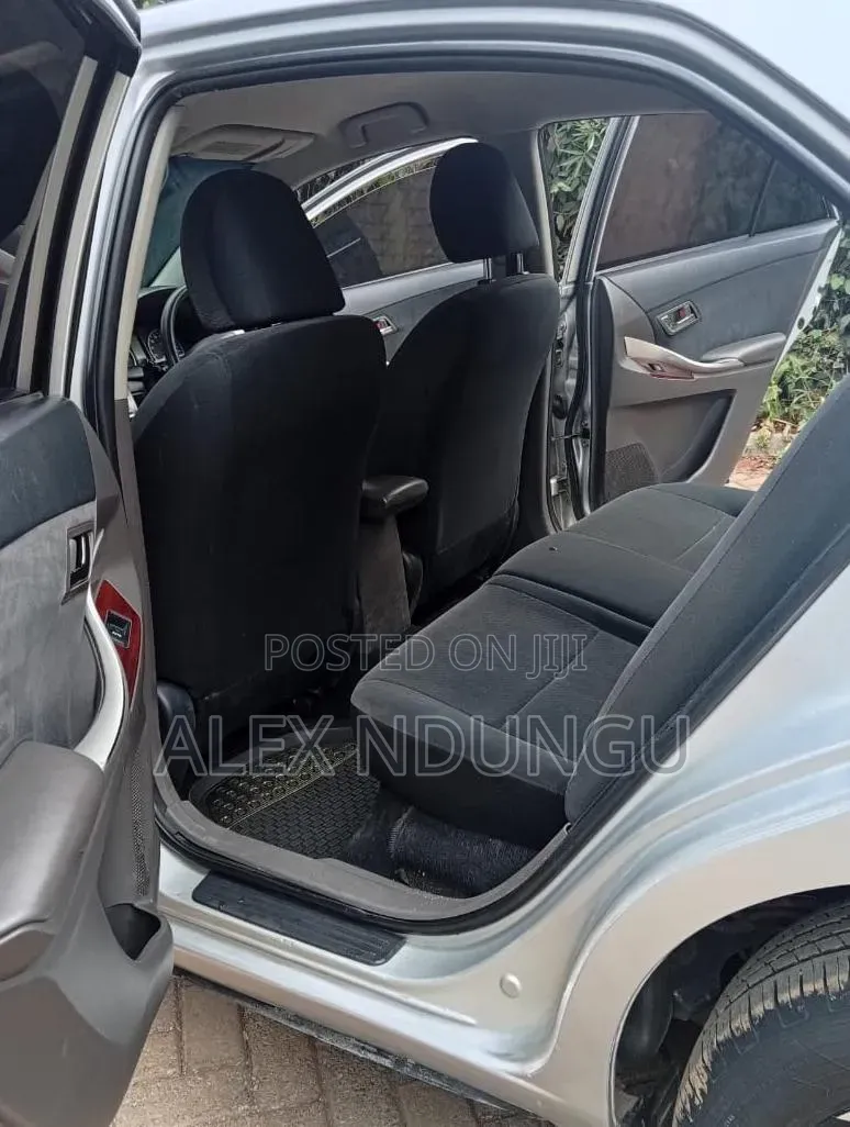 Toyota Premio 2014 Silver