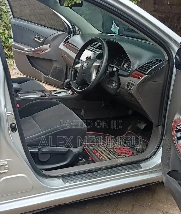 Toyota Premio 2014 Silver