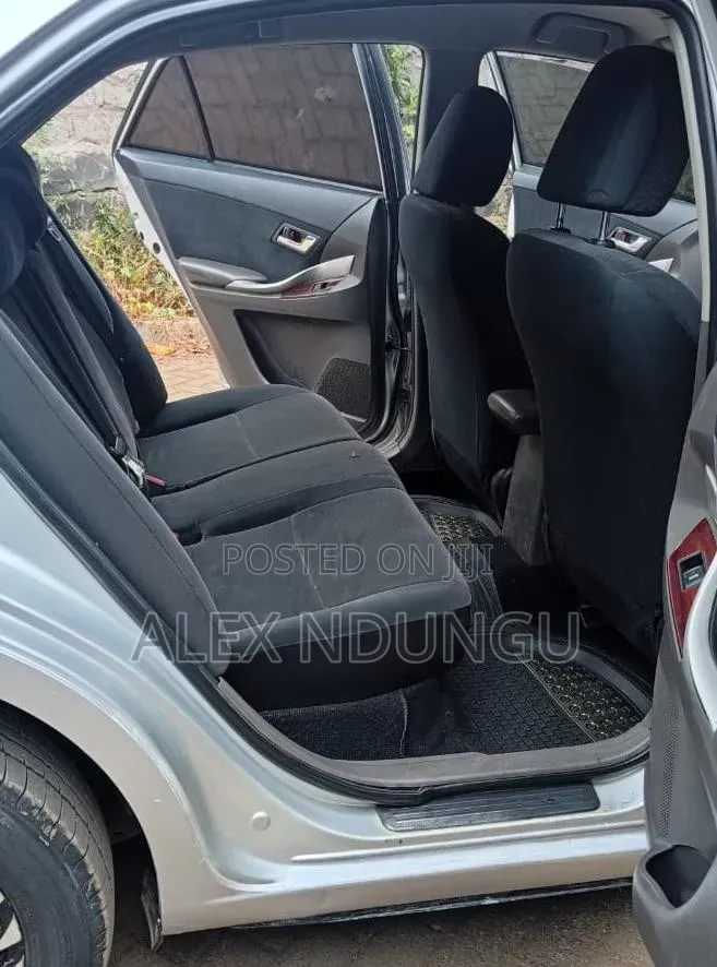 Toyota Premio 2014 Silver