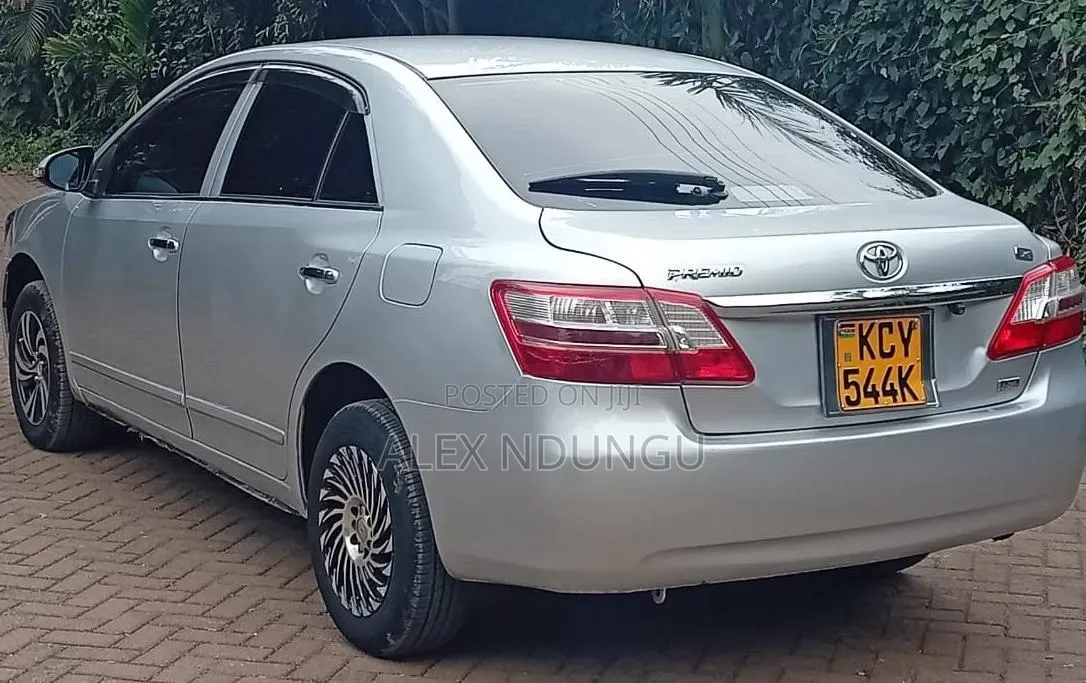 Toyota Premio 2014 Silver