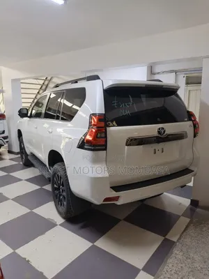 Toyota Land Cruiser 2021 White