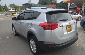 Toyota RAV4 2015 Silver