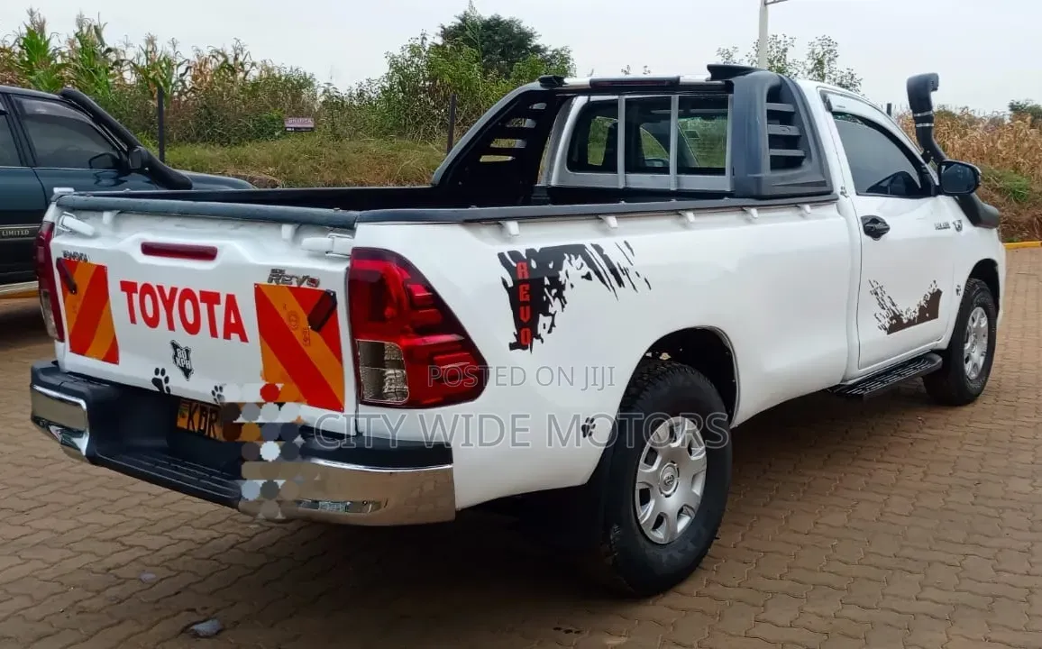 Toyota Hilux 2017 White