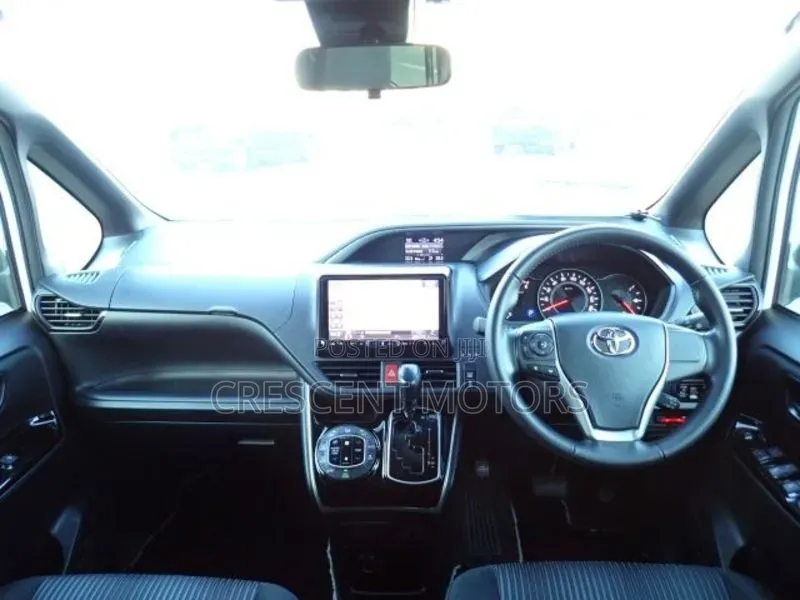 Toyota Voxy 2020 White