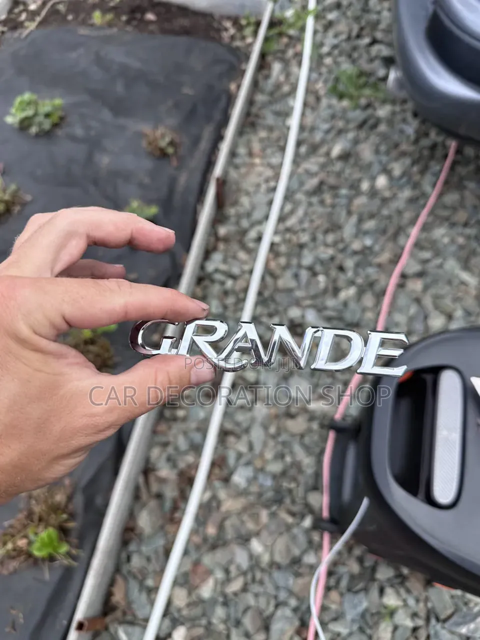 GRANDE Boot Letter Badge
