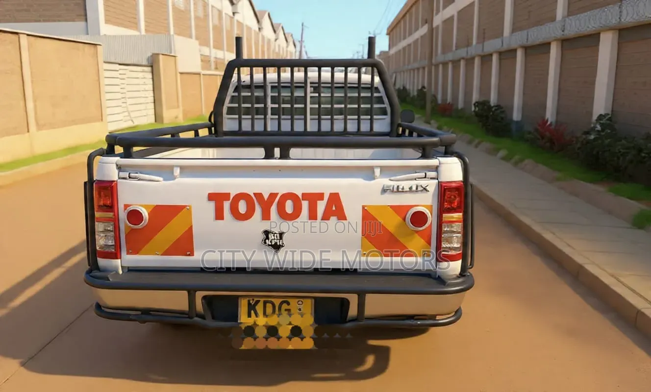 Toyota Hilux 2014 White