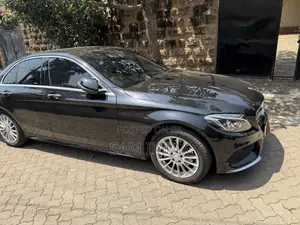 Mercedes-Benz C200 2018 Black
