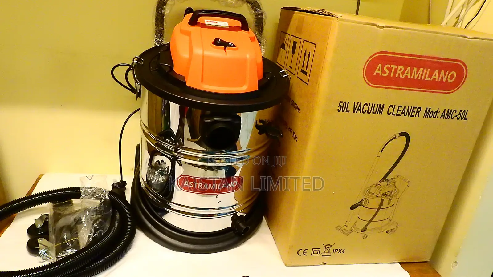 Astramilano 50 Litres Heavy Duty Car Detailing Vacuum Cleaner