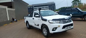 Toyota Hilux 2018 White