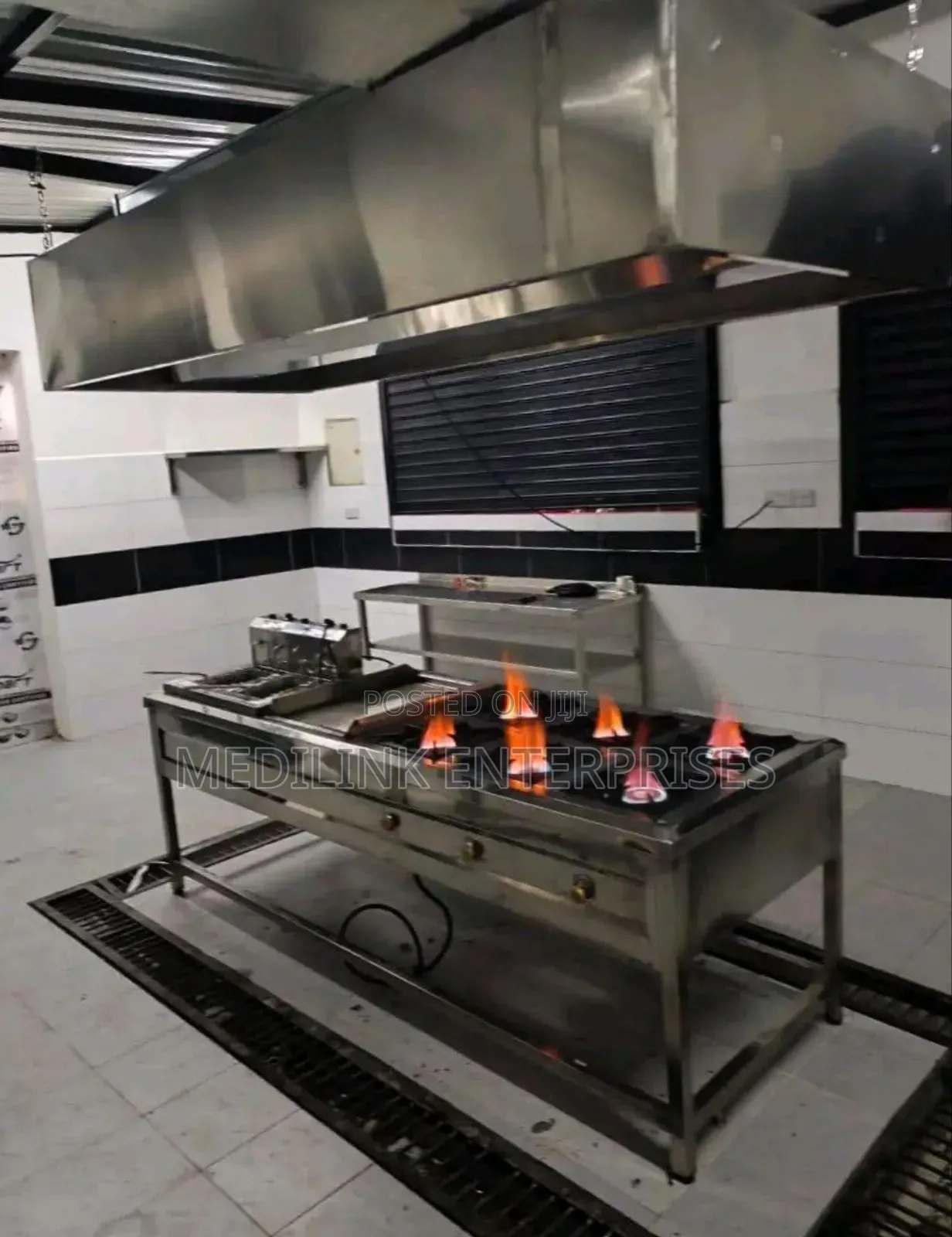 Modern Mink Stainless Steel Commercial Kitchen Set Up