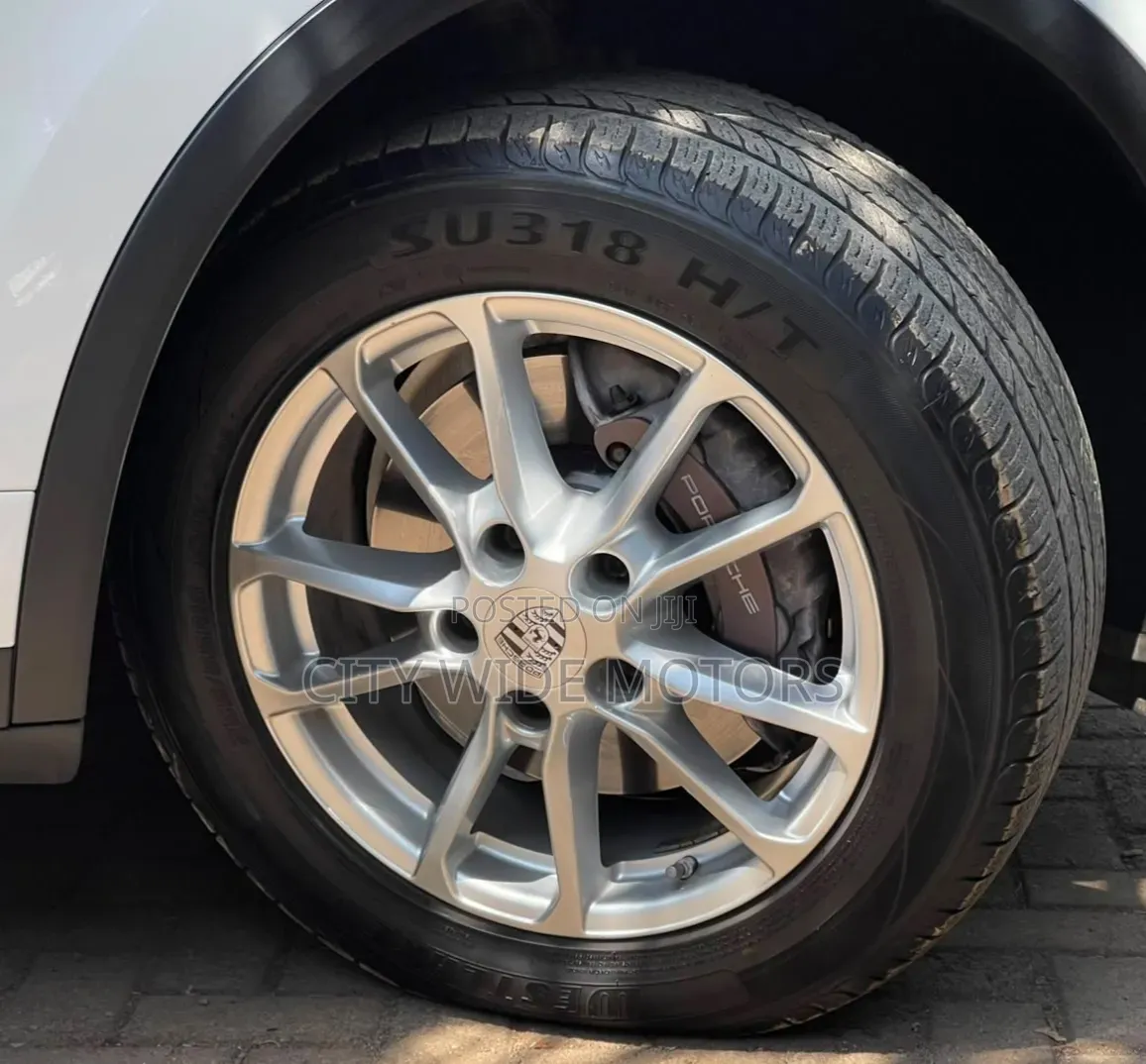 Porsche Cayenne 2015 White