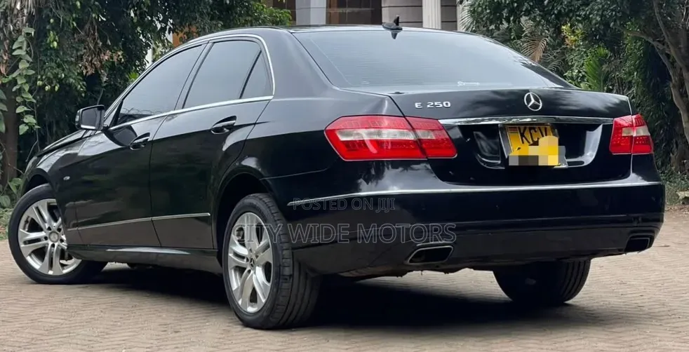 Mercedes-Benz E250 2012 Black