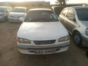 Toyota Corolla 1999 White