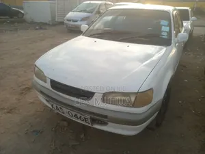 Toyota Corolla 1999 White